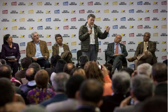 Julián de Zubiría y Abel Rodríguez con Juan Manuel Santos 