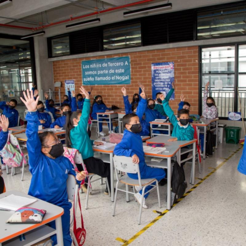 estudiantes en clase 