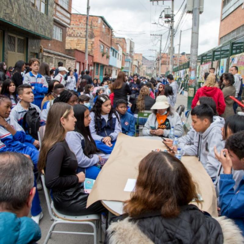 estudiantes colegio República de México 