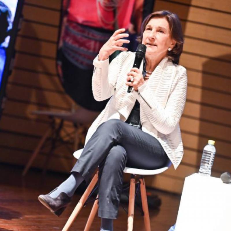 Cecilia María Vélez habla en panel del FED 2022