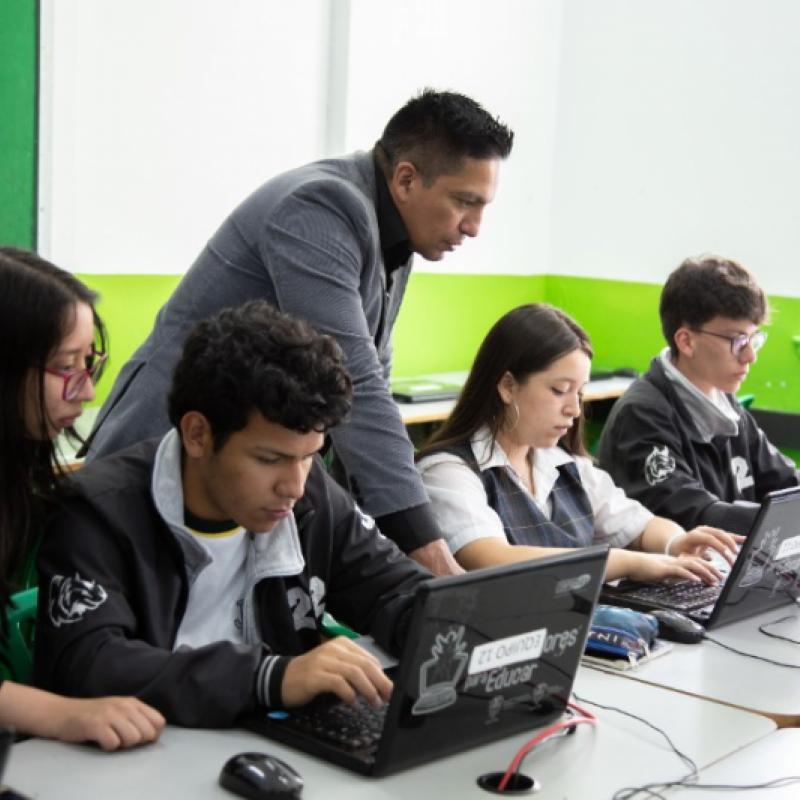 estudiantes  Jorge gaitán Cortés